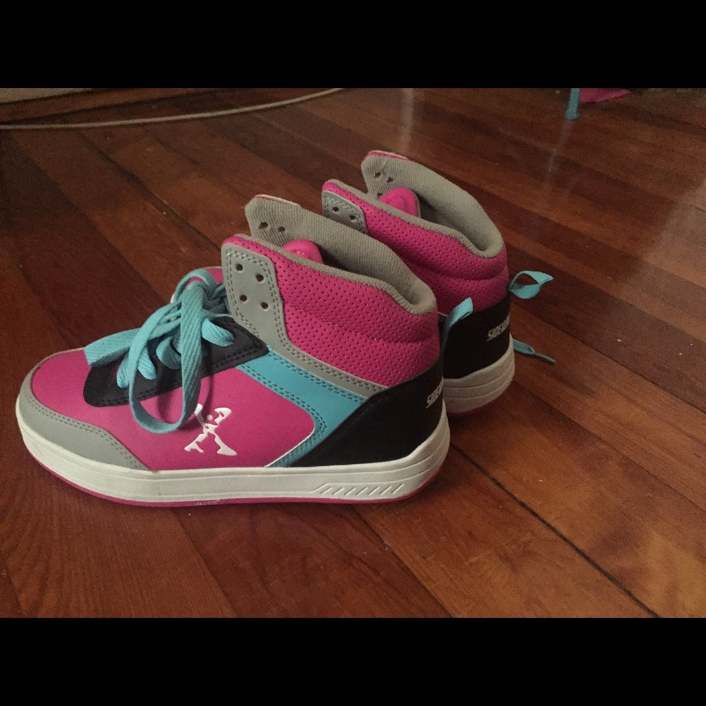 New Heelies , Wheelies Girls Size 6